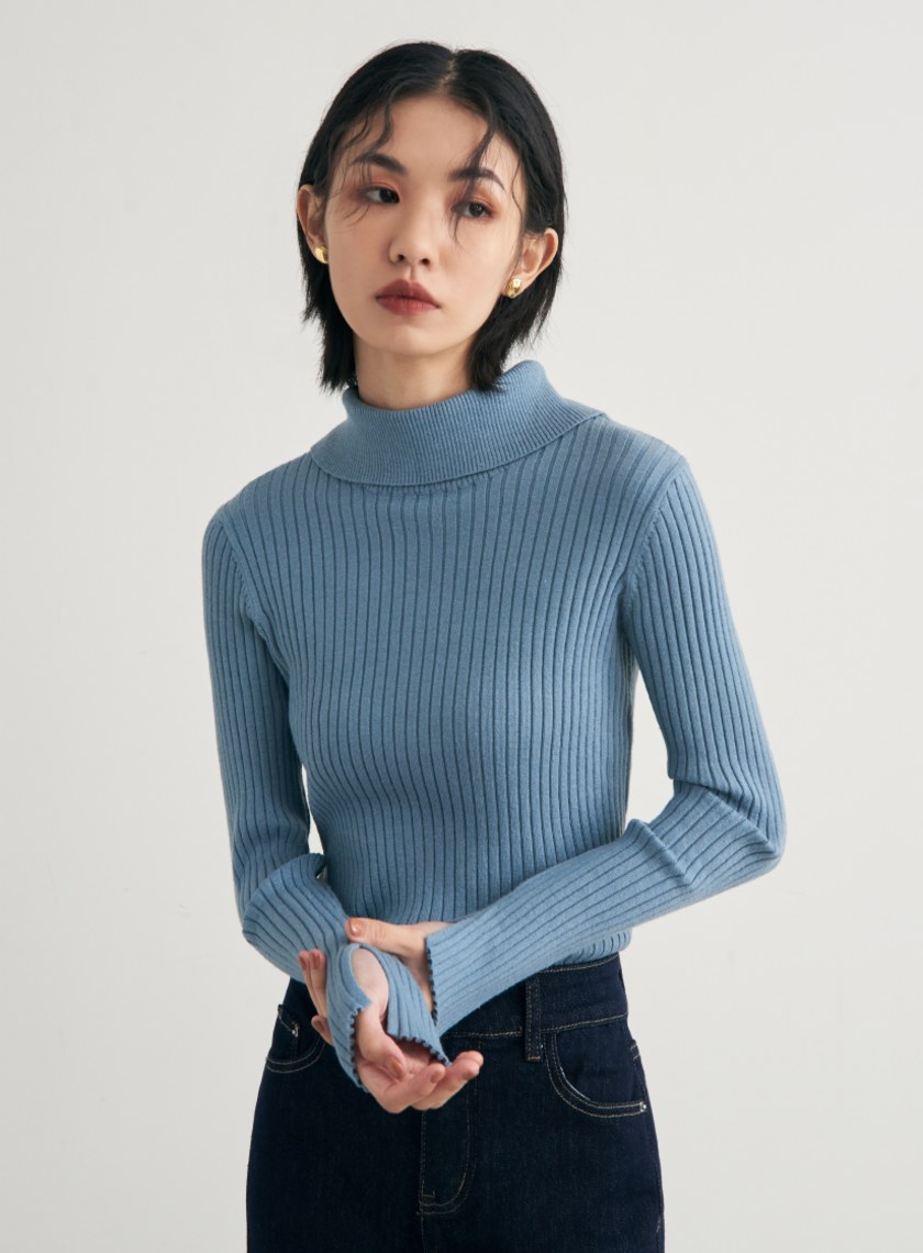 後開釦細節高領針織上衣